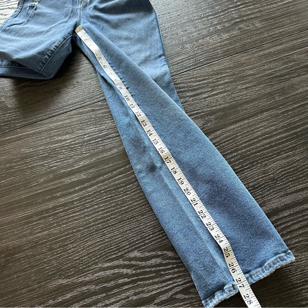 Good American Good Curve Straight Distressed High Rise Stretch Jeans, Size 6/28 - Picture 4 of 10
